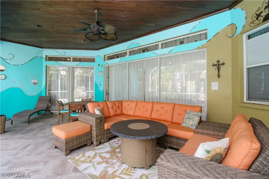 627 Soliel Drive Naples FL 34110