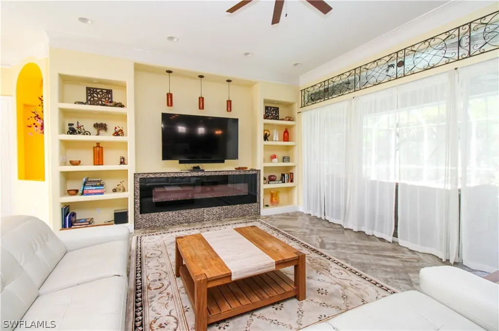 627 Soliel Drive Naples FL 34110