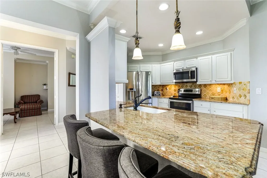895 Eastham Way Naples FL 34104