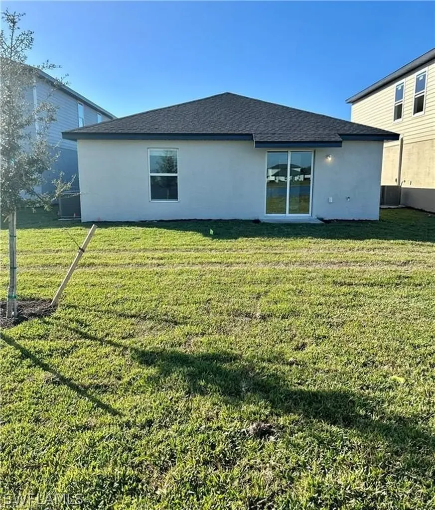 17303 Monte Isola Way North Fort Myers FL 33917