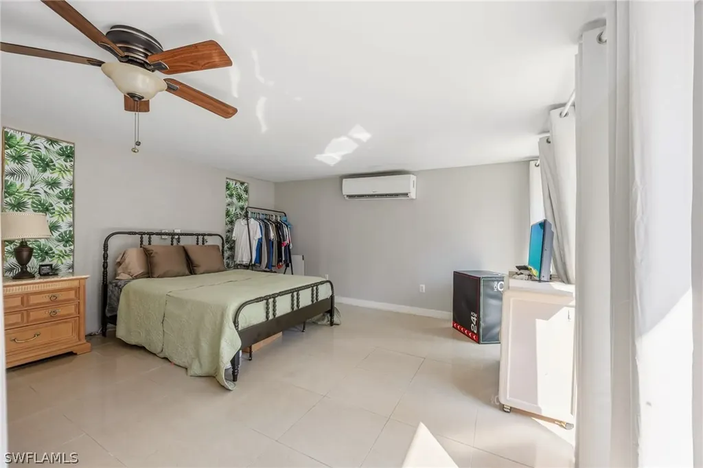 780 20th Avenue NW Naples FL 34120