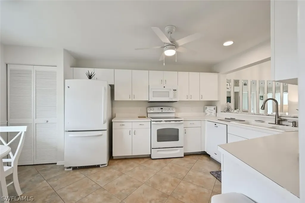515 Gabriel Circle Naples FL 34104