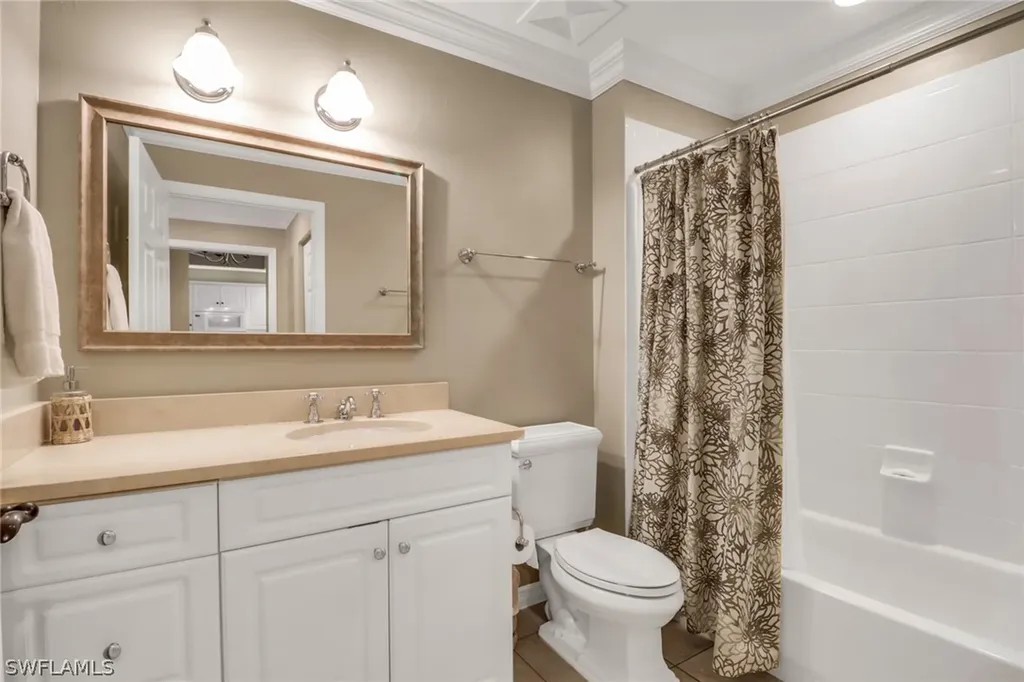 410 Bayfront Place Naples FL 34102