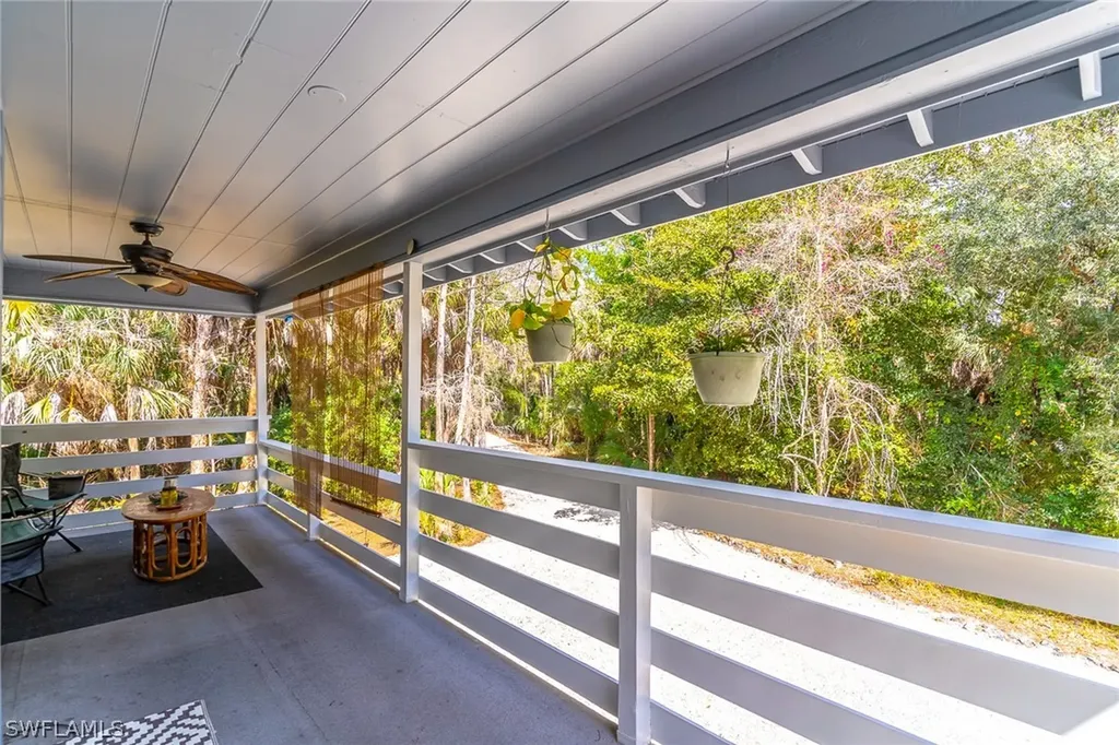 2940 Newman Drive Naples FL 34114