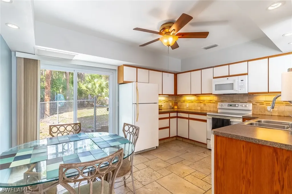 2940 Newman Drive Naples FL 34114