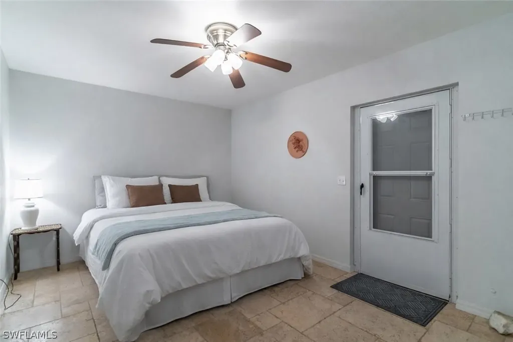 2940 Newman Drive Naples FL 34114