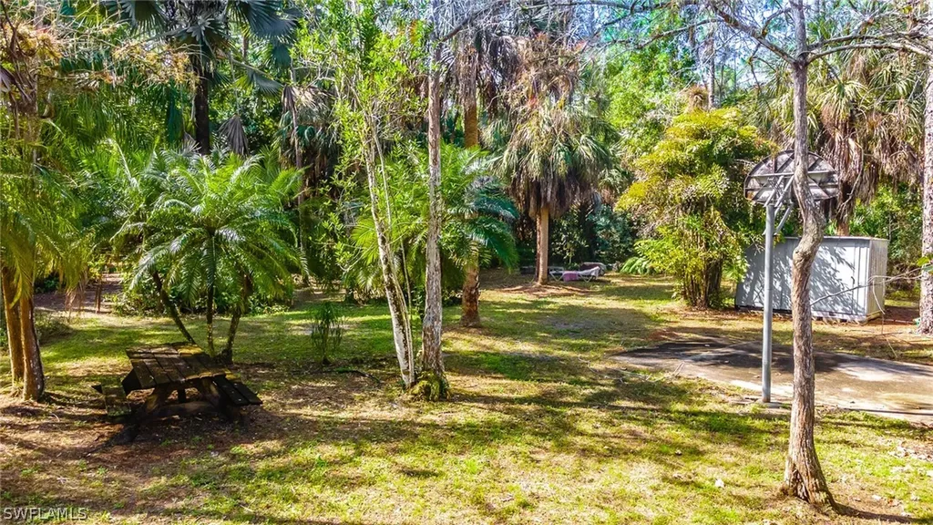 2940 Newman Drive Naples FL 34114