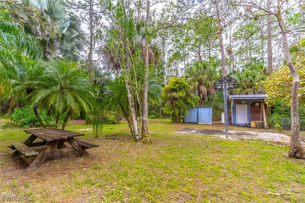 2940 Newman Drive Naples FL 34114