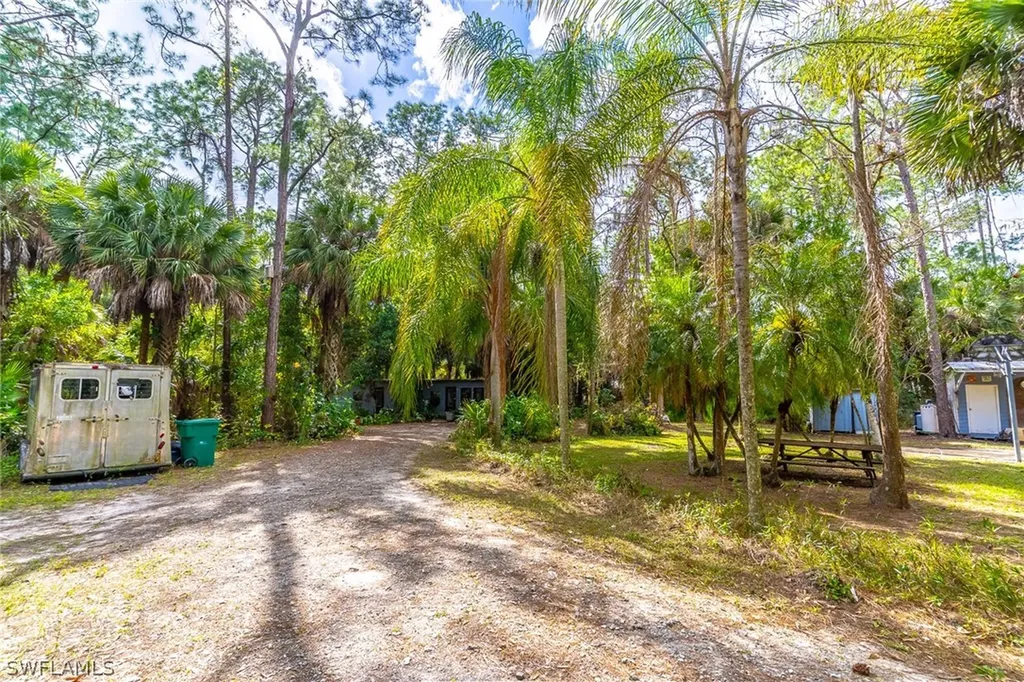 2940 Newman Drive Naples FL 34114