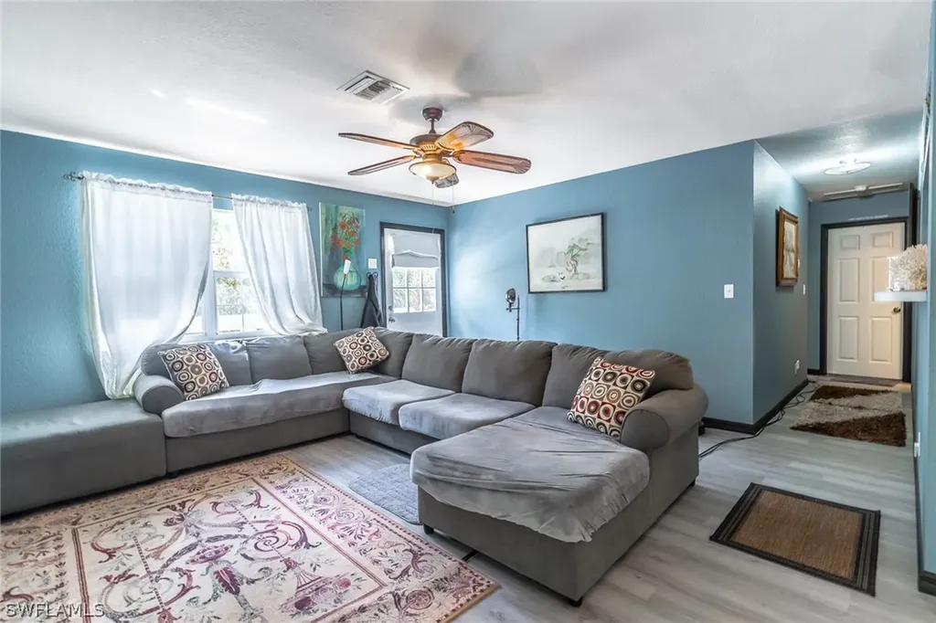 2940 Newman Drive Naples FL 34114