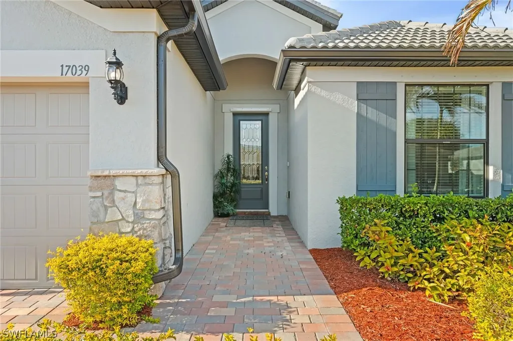 17039 Oakstead Drive Alva FL 33920