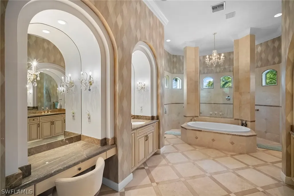 7620 Palmer Court Naples FL 34113