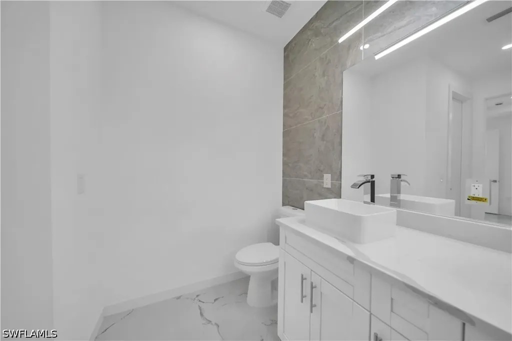 1303 NE 6th Avenue Cape Coral FL 33909