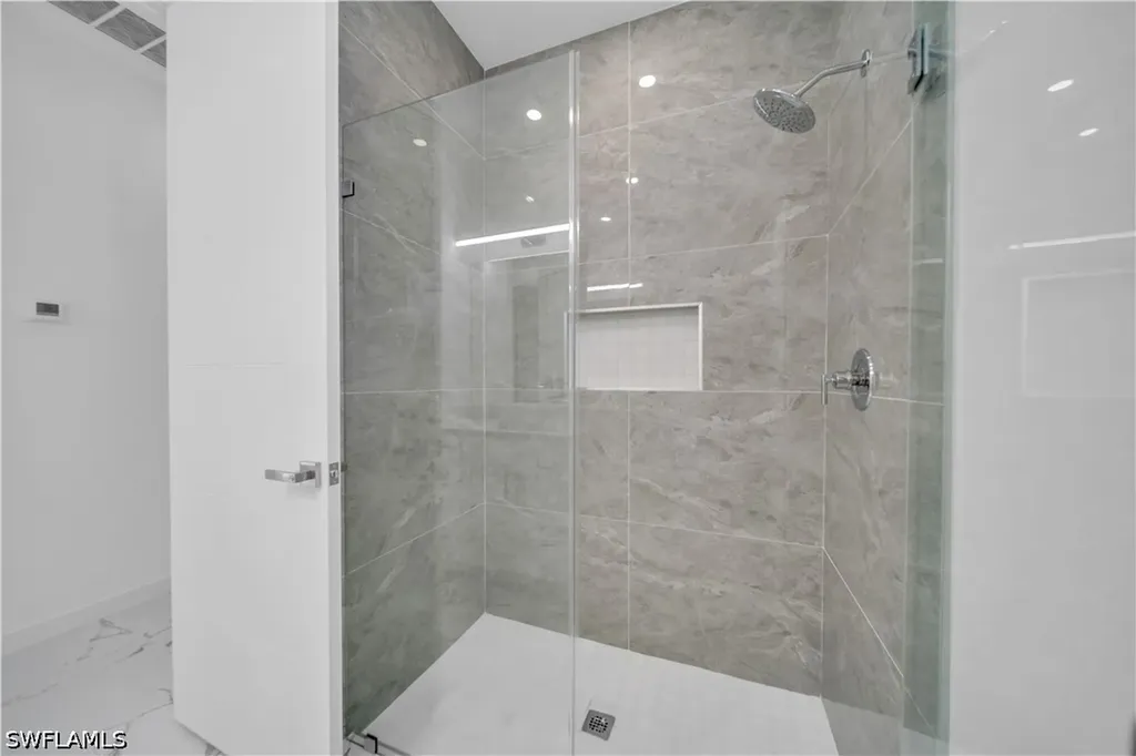1303 NE 6th Avenue Cape Coral FL 33909