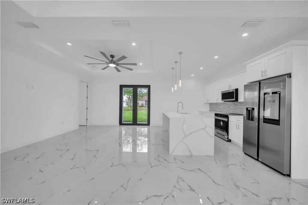 1303 NE 6th Avenue Cape Coral FL 33909
