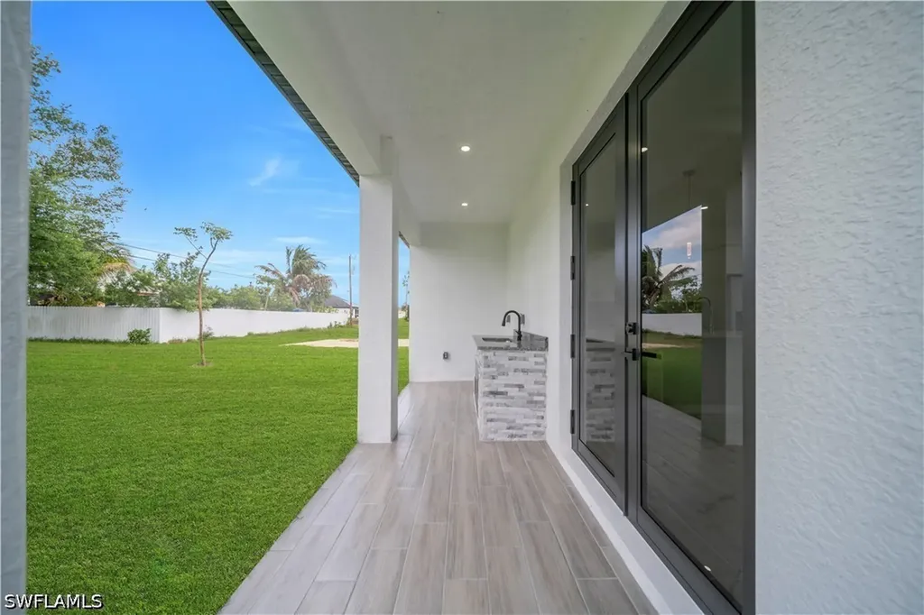1303 NE 6th Avenue Cape Coral FL 33909