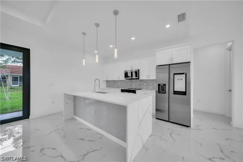 1303 NE 6th Avenue Cape Coral FL 33909