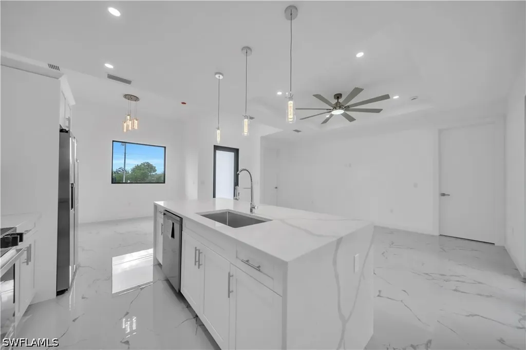 1303 NE 6th Avenue Cape Coral FL 33909