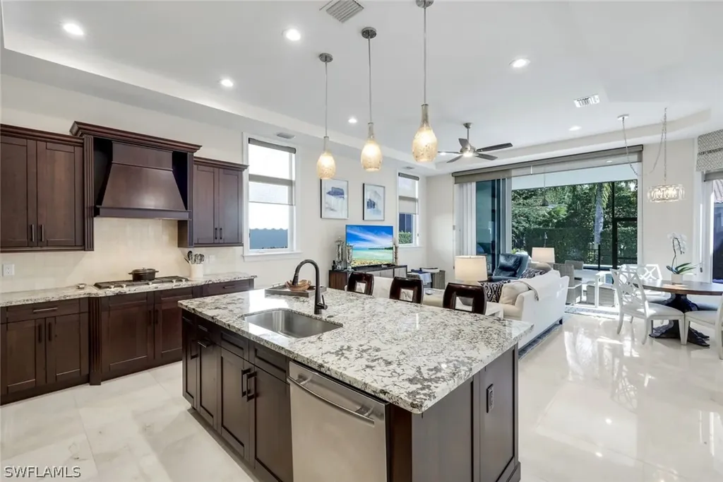 2106 Modena Court Naples FL 34105