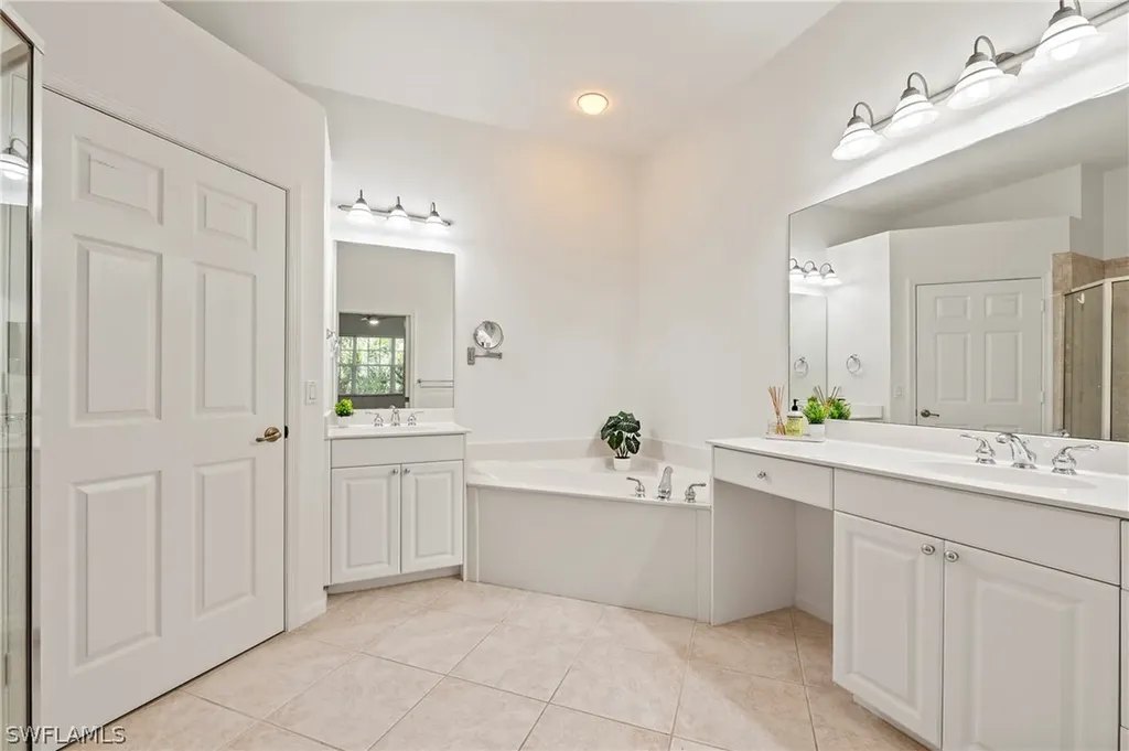 10040 Valiant Court Miromar Lakes FL 33913