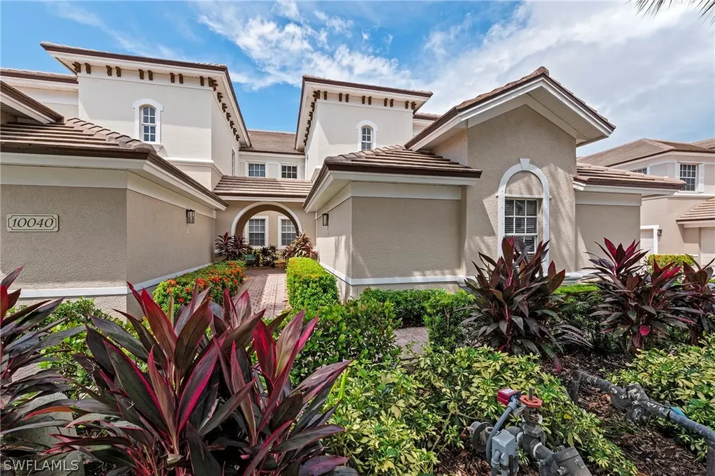 10040 Valiant Court Miromar Lakes FL 33913