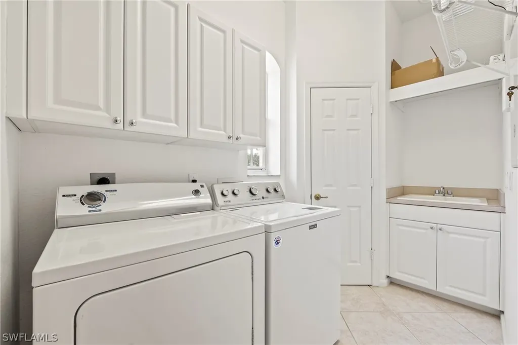 10040 Valiant Court Miromar Lakes FL 33913