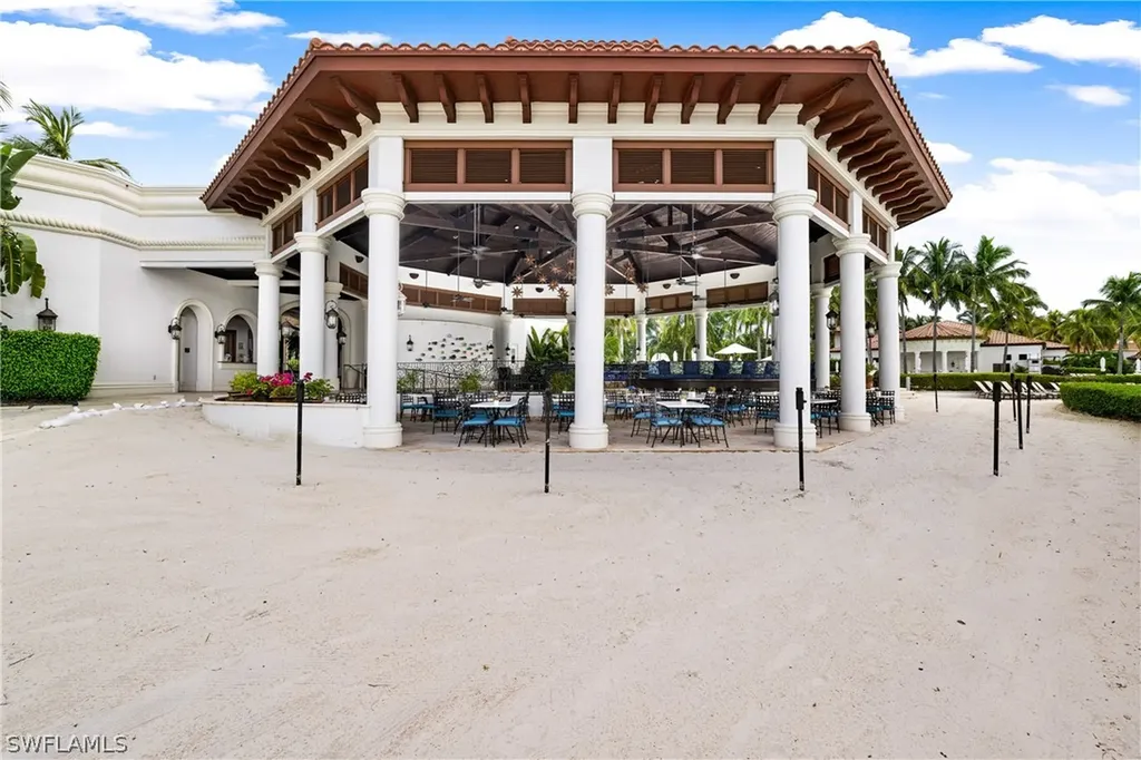 10040 Valiant Court Miromar Lakes FL 33913
