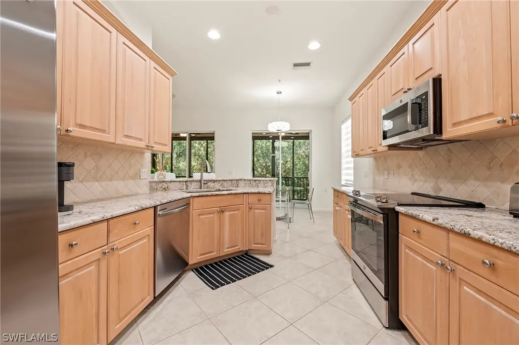 10040 Valiant Court Miromar Lakes FL 33913