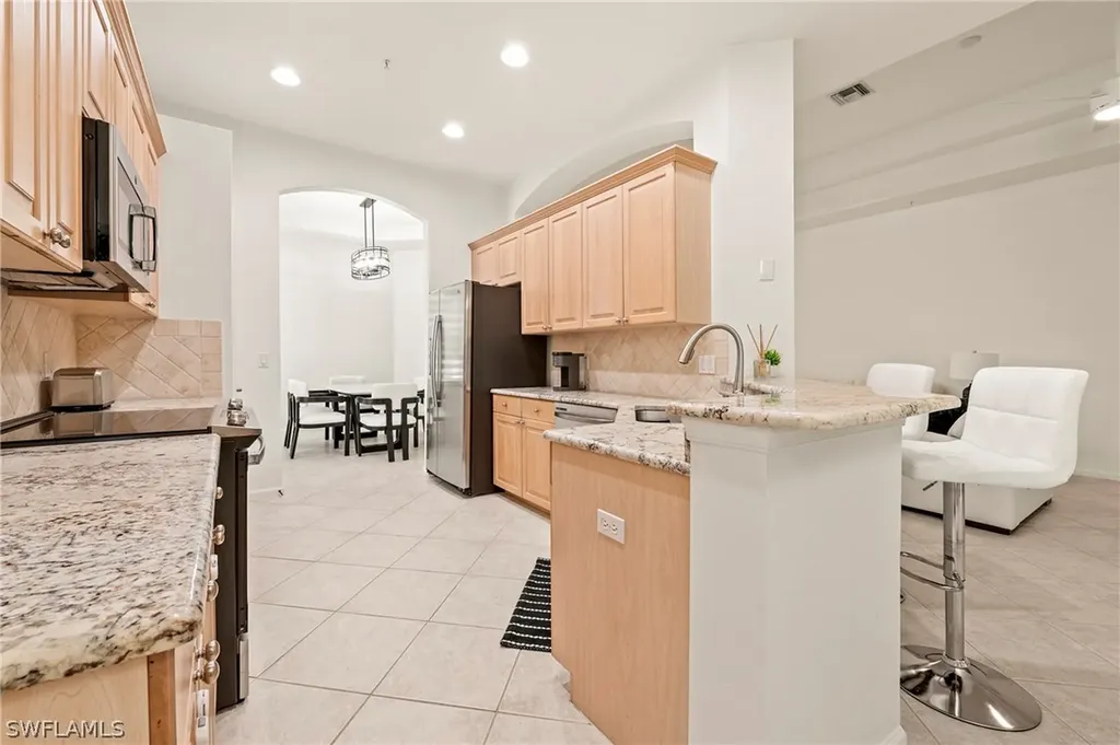 10040 Valiant Court Miromar Lakes FL 33913