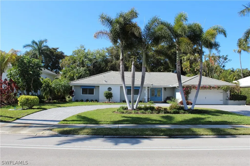 606 Park Shore Drive Naples FL 34103