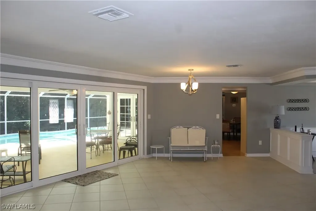 606 Park Shore Drive Naples FL 34103