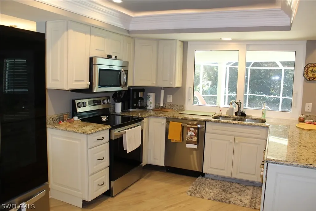 606 Park Shore Drive Naples FL 34103