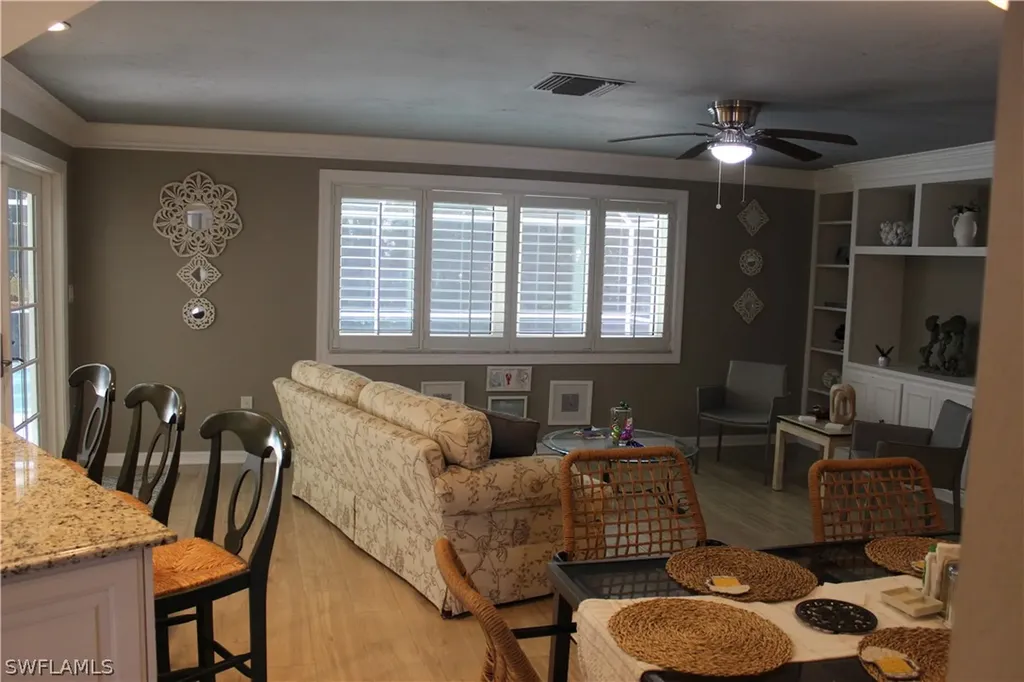 606 Park Shore Drive Naples FL 34103