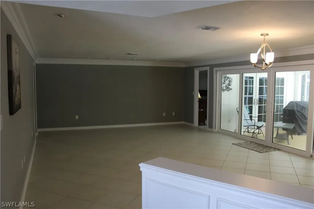 606 Park Shore Drive Naples FL 34103