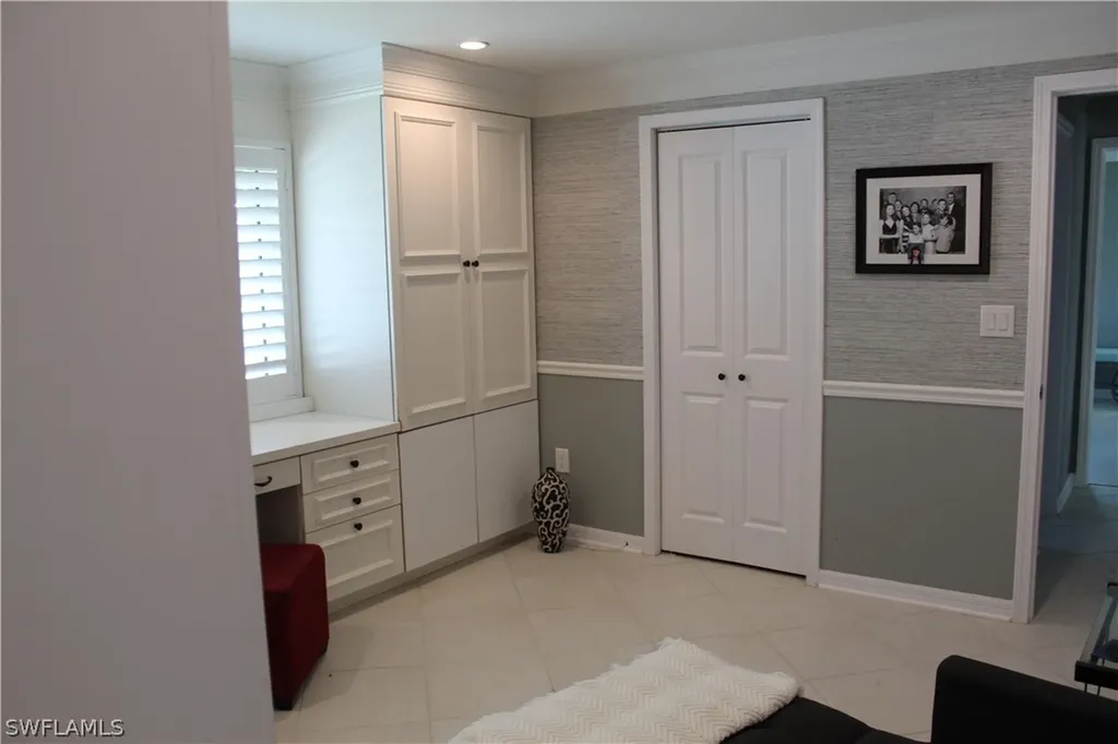 606 Park Shore Drive Naples FL 34103