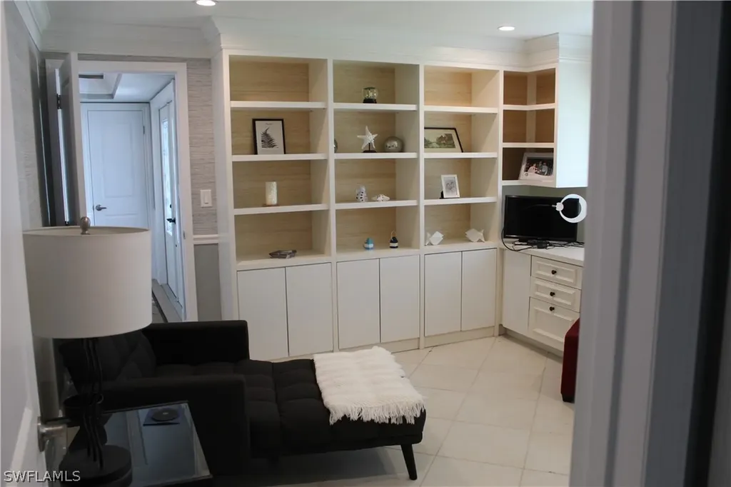 606 Park Shore Drive Naples FL 34103