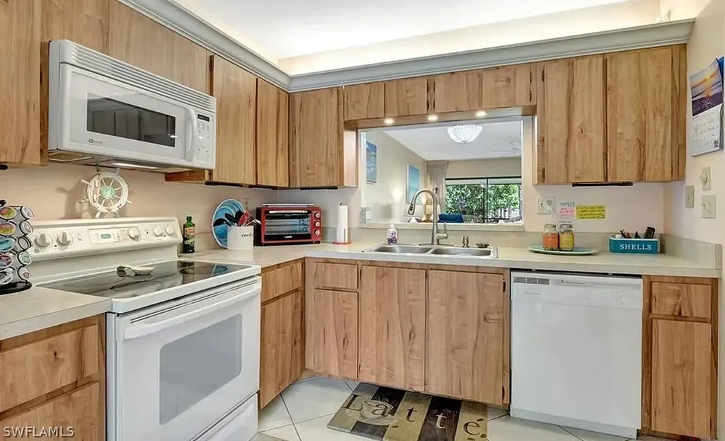 1810 Kings Lake Boulevard Naples FL 34112