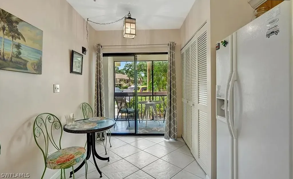 1810 Kings Lake Boulevard Naples FL 34112
