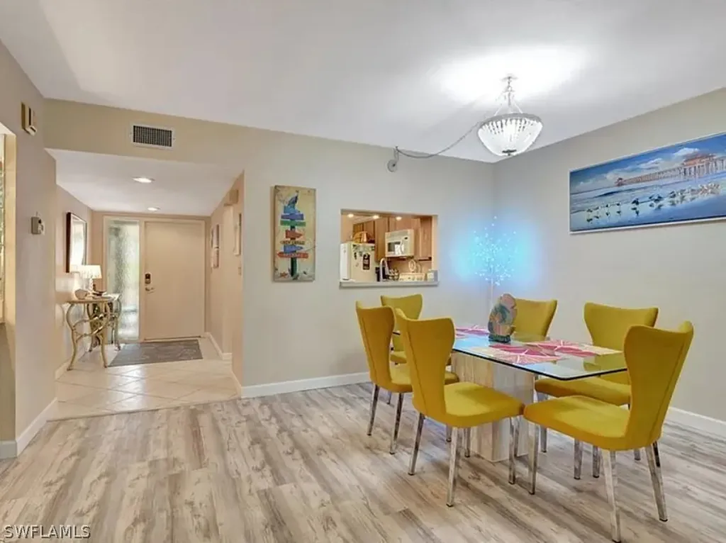 1810 Kings Lake Boulevard Naples FL 34112