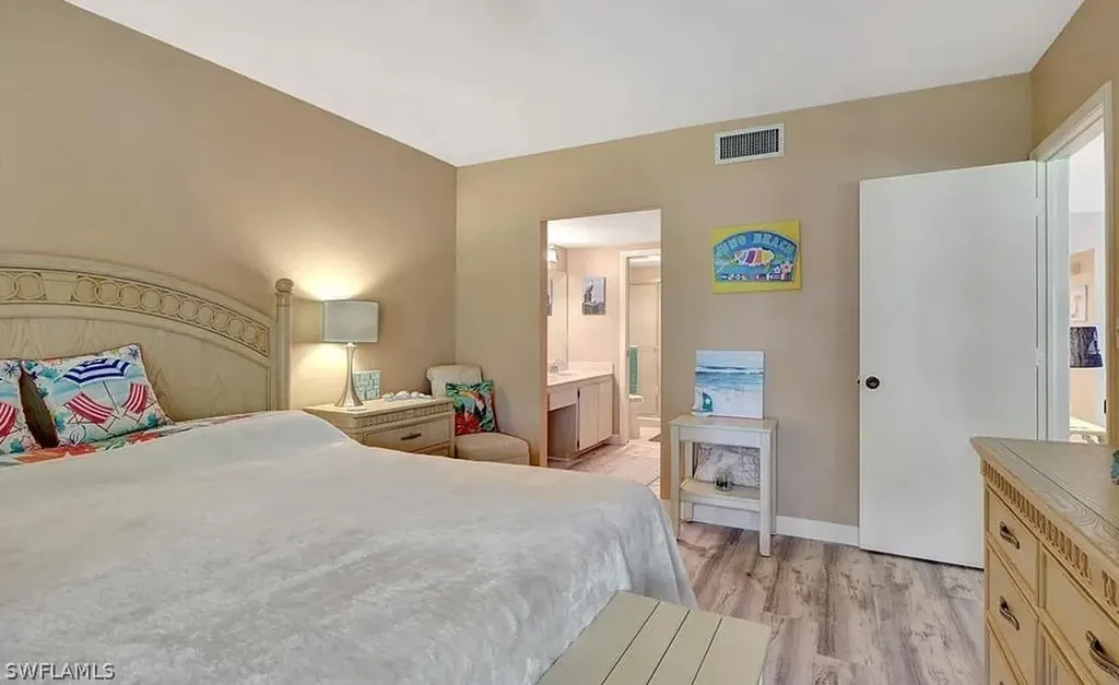 1810 Kings Lake Boulevard Naples FL 34112