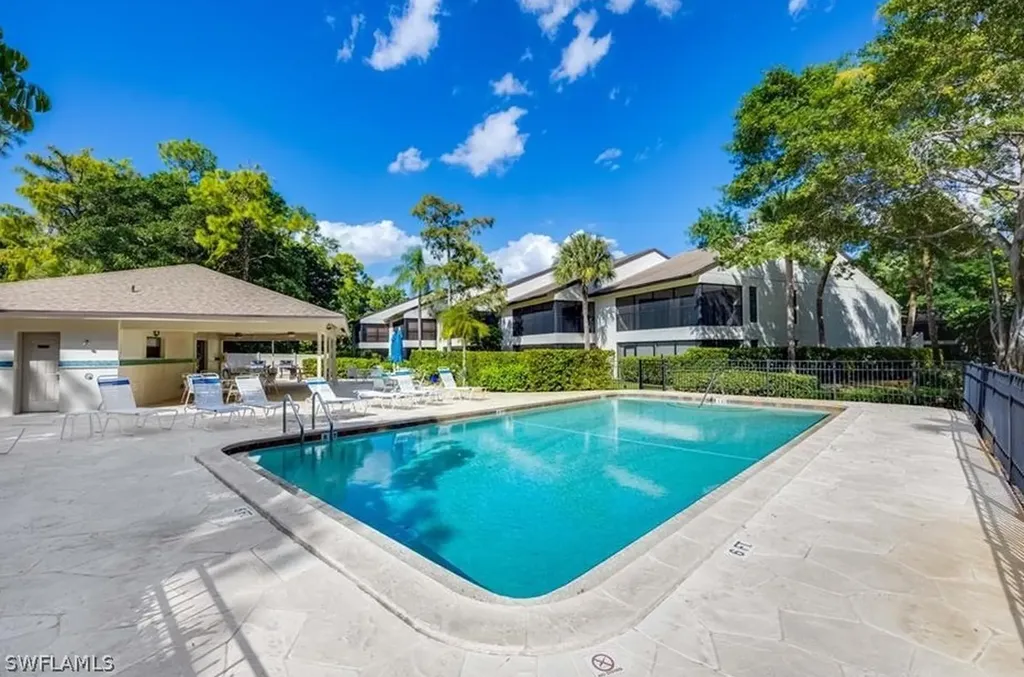 1810 Kings Lake Boulevard Naples FL 34112