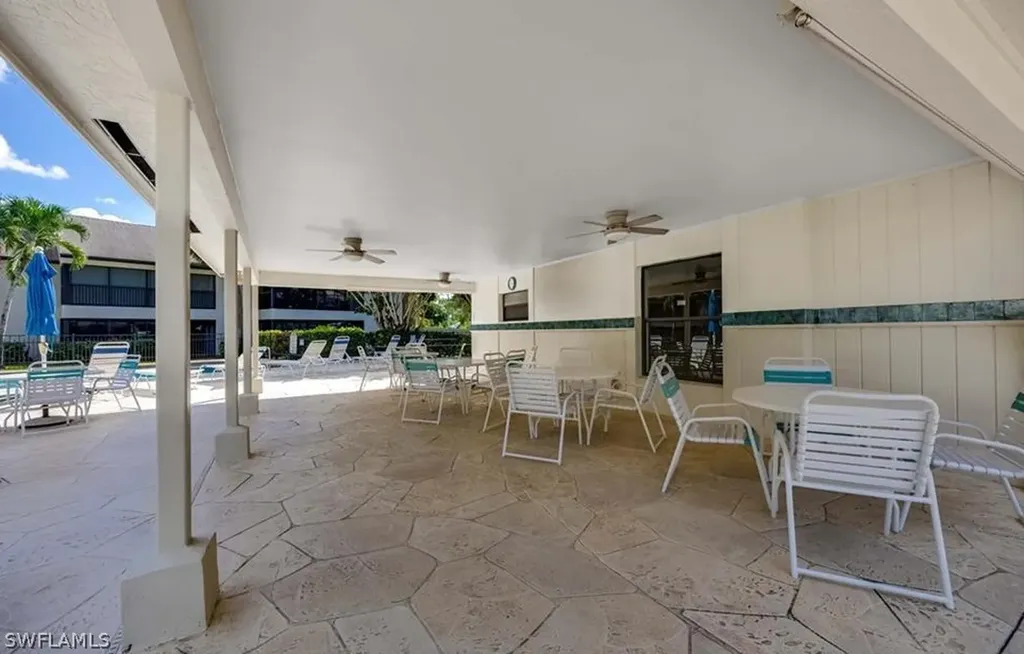 1810 Kings Lake Boulevard Naples FL 34112