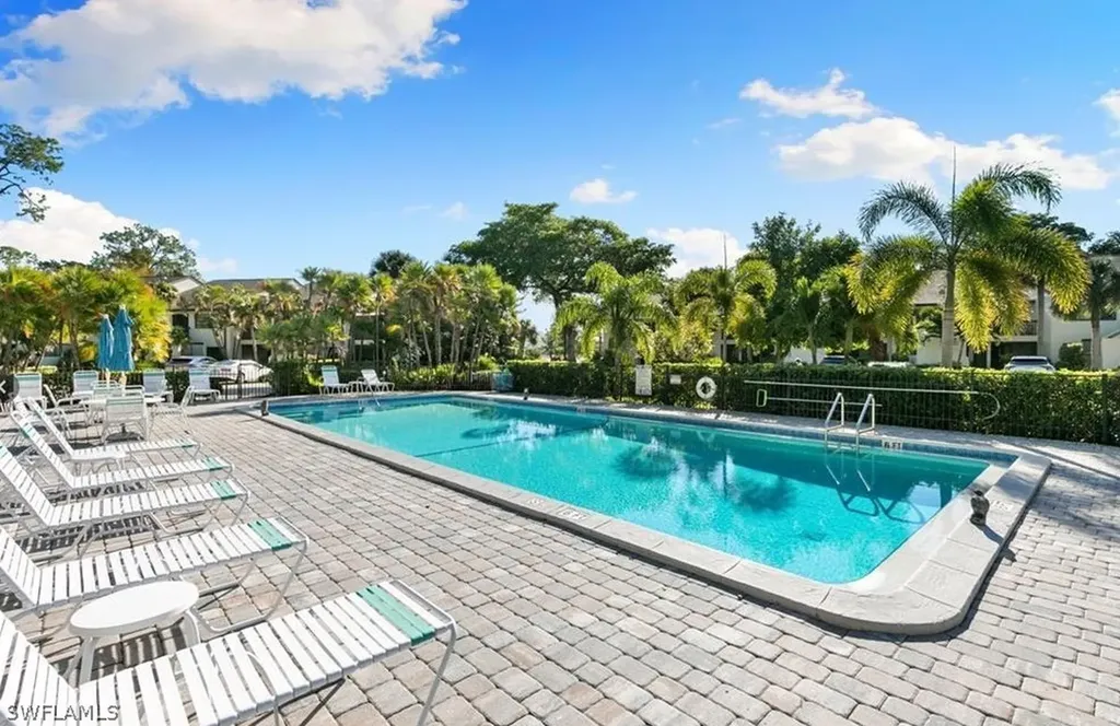 1810 Kings Lake Boulevard Naples FL 34112