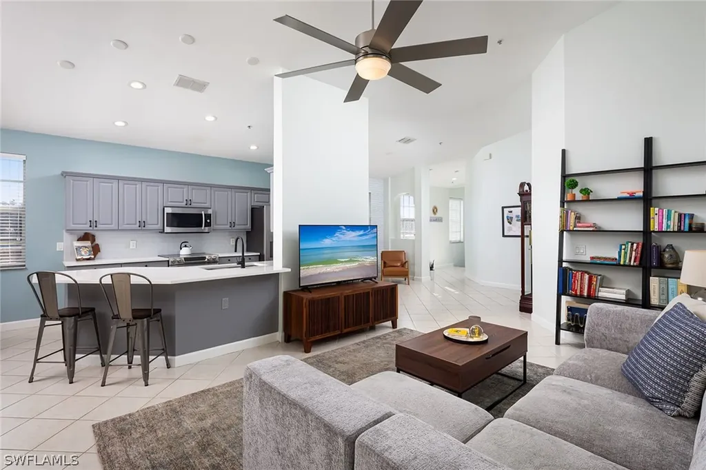3042 Driftwood Way Naples FL 34109