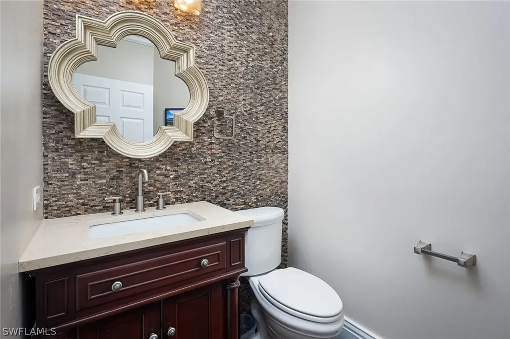 3042 Driftwood Way Naples FL 34109