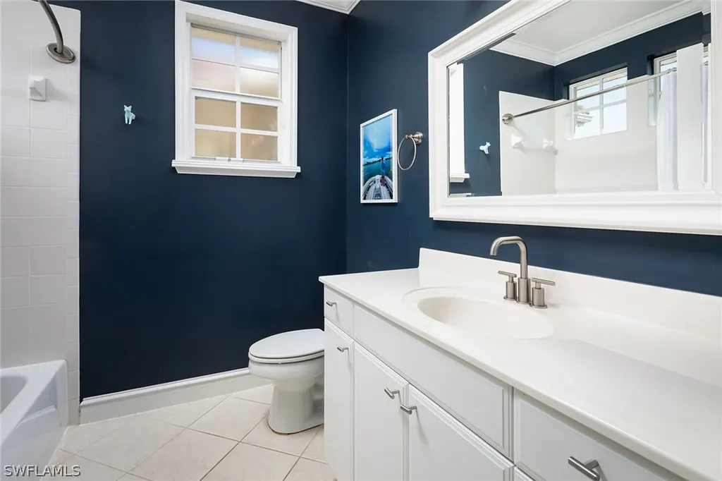 3042 Driftwood Way Naples FL 34109