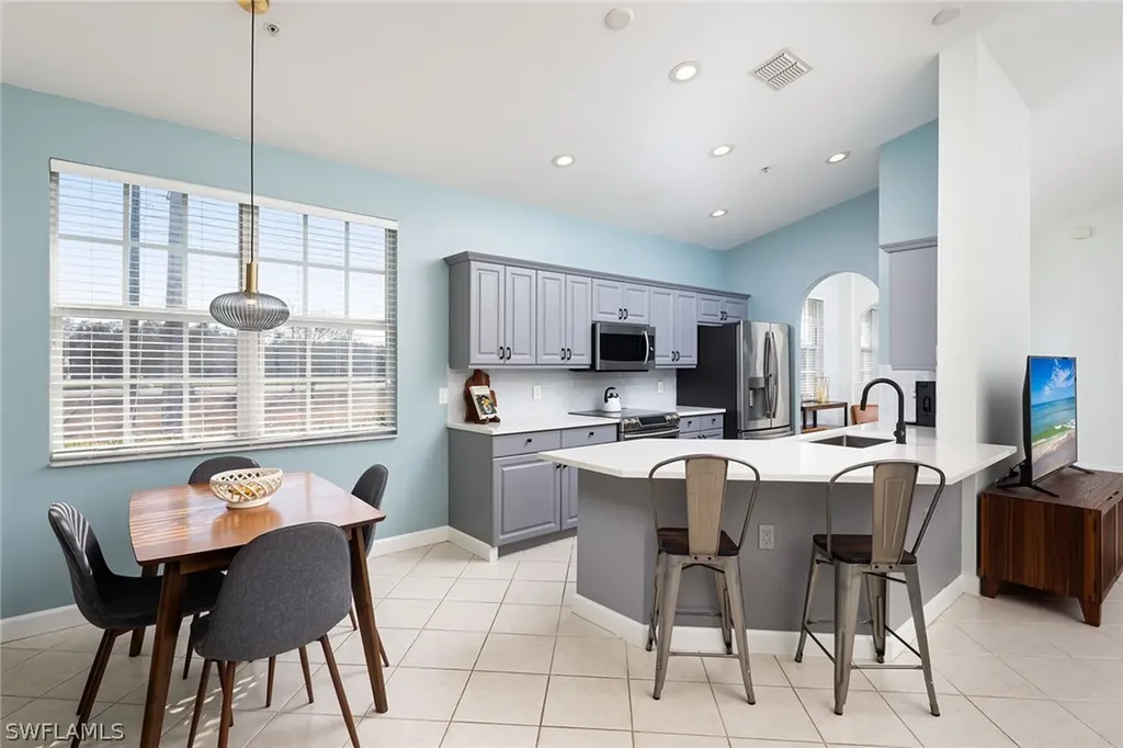 3042 Driftwood Way Naples FL 34109