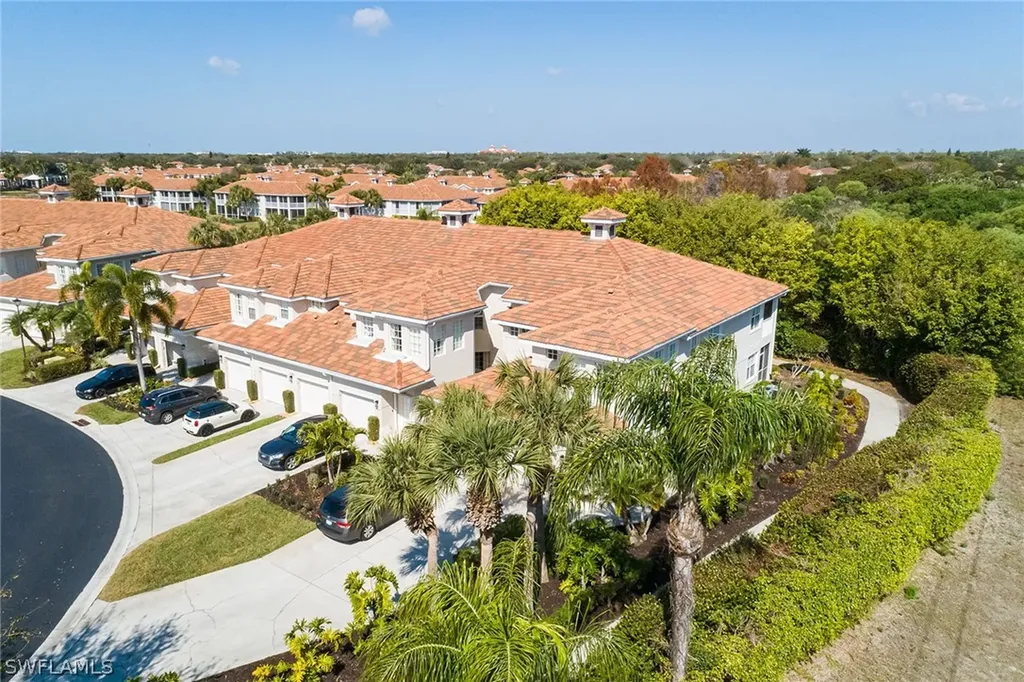 3042 Driftwood Way Naples FL 34109