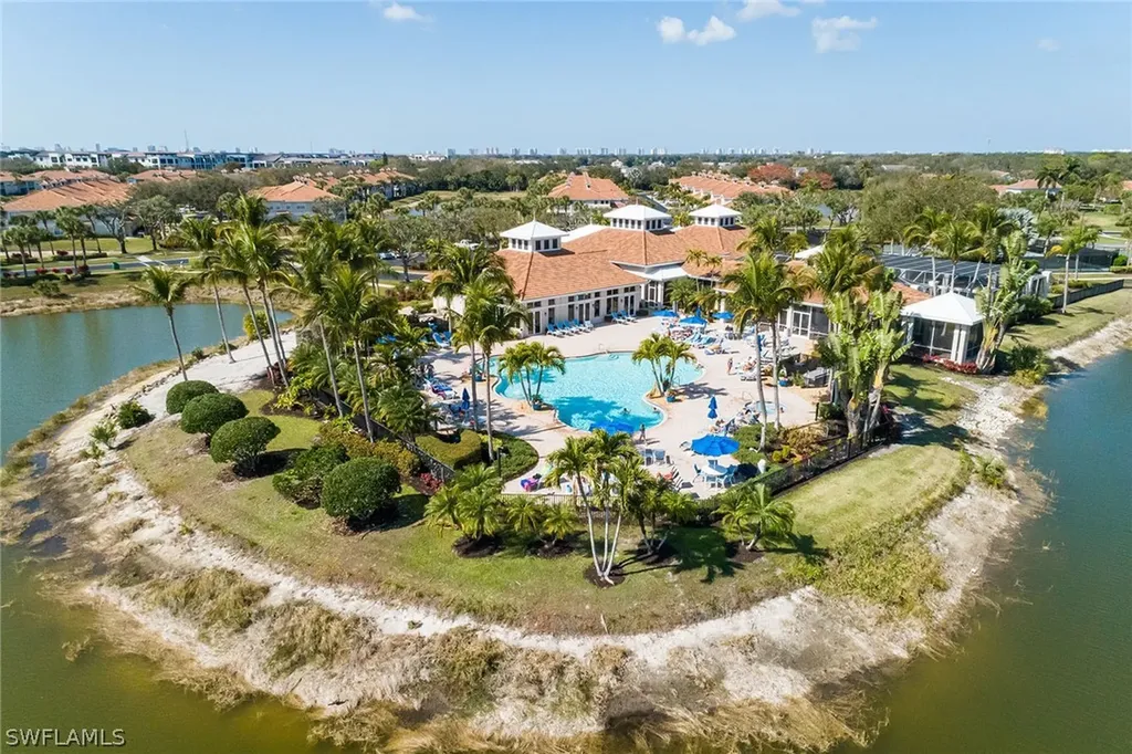 3042 Driftwood Way Naples FL 34109