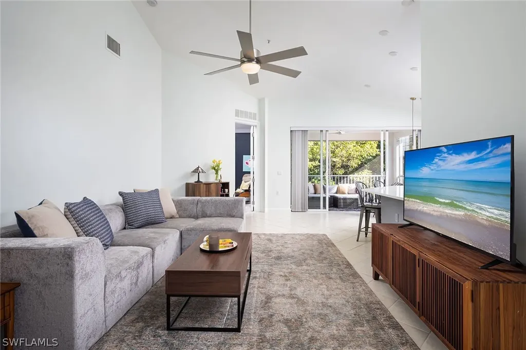 3042 Driftwood Way Naples FL 34109